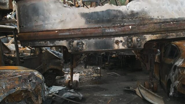 Irpen, Rusty shelled cars, the consequences of the Russian army's invasion of Ukraine. War in Ukraine
