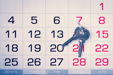 Keys and calendar. Purchase planning. The date the vehicle was purchased.