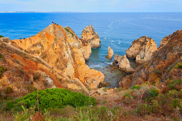 Wunderschöne Felsküste in der Algarve, Portugal