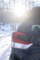 自動車と逆光
