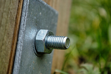 Die Mutter ist fest angezogen