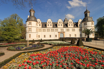 Frühling in Paderborn; Blick zum Schloss Neuhaus