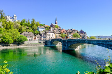 Fototapeta premium Laufenburg, Laufenburg Baden, Altstadt, Heilig Geist, Kirche, Laufenbrücke, Rhein, Rheinuferweg, Altstadthäuser, Frühling, Baden-Württemberg, Deutschland