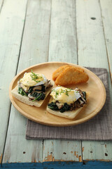 Eggs florentine 