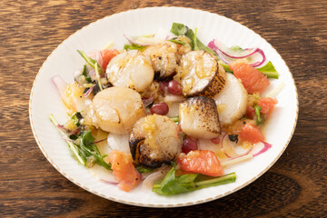 炙りホタテのカルパッチョ