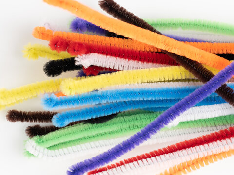 Stack Of White Pipe Cleaners Stock Photo - Download Image Now - Pipe  Cleaner, Craft, Art And Craft - iStock