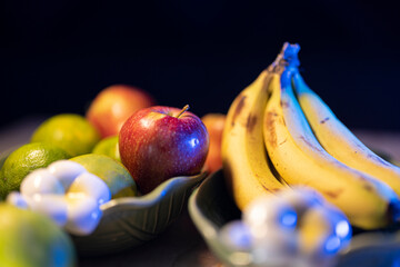 BANANA APPLES ORANGES