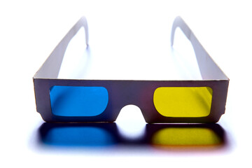 3d anaglyph glasses with blue and yellow glasses
