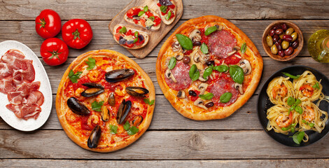 Italian cuisine. Pizza, pasta and toasts
