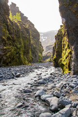 Wanderung durch die Schlucht Stakkholtsgjá in der Thorsmörk im Süden von Island