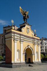 Lyadsky gate with monument to Archangel Michael