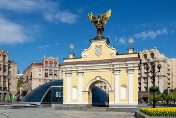Lyadsky gate with monument to Archangel Michael