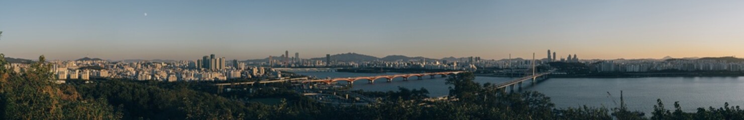 Obraz premium A panoramic view of Seoul at a glance
