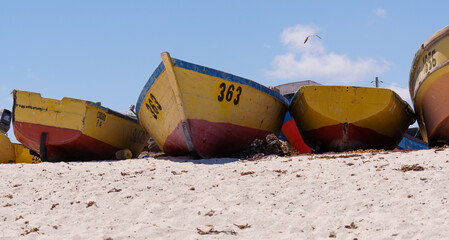 BOTE EN ESPERA