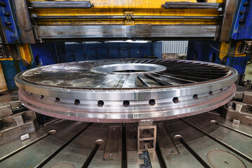 Vertical turning lathe machine tool used in plant workshop