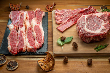 Mixed fresh meat Tomahawk beef, Cross Cut Short Ribs beef, Sliced brisket beef, T-bone steak beef...