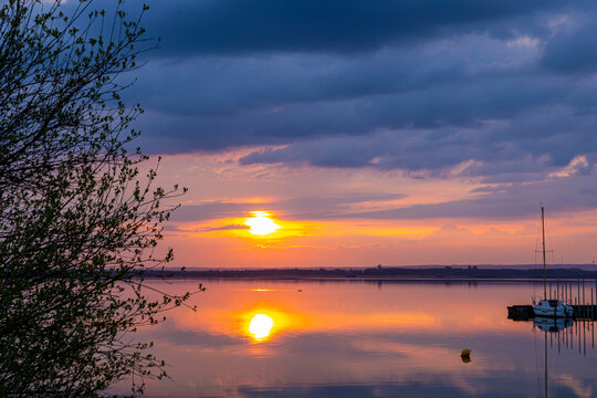 Sonnenuntergang am D&uuml;mmer See