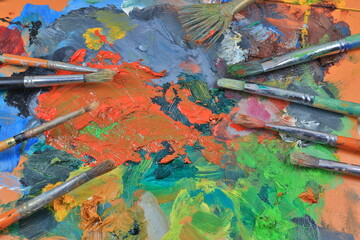 パレットの上の油絵具