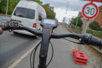 fahrrad ebike readweg baustelle auto angst furcvht gefahr unfallgefahr