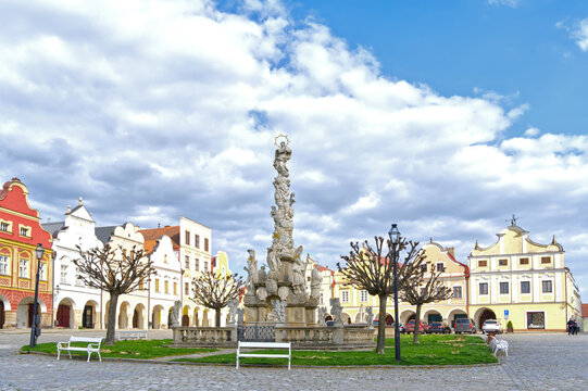 Plague Column in the city and the castle "Telc" panorama