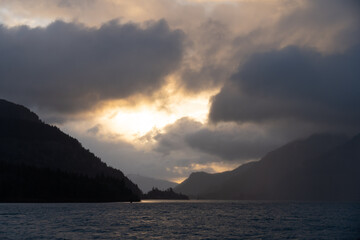 Fototapeta premium Sunrise and dramatic clouds in the Columbia River Gorge