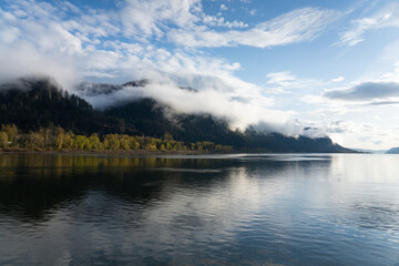 Fototapeta na wymiar Columbia River landscape