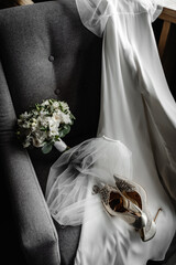 bride's shoes, shoes, veil and accessories
