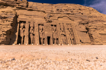 Abu Simbel, Egypt -  November 16, 2021: The great ancient Egyptian temple of Nefertari at Abu Simbel, Egypt - obrazy, fototapety, plakaty