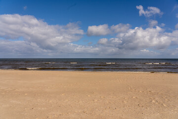 Ostsee Gespensterwald Strandkorb Rostock Warnemünde Strand Bäume Meer Salzwasser Küste Brandung Steilküste Wolken Gezeiten Himmel Wolken Stralsund Sonnenaufgang  Sonnenuntergang  Boot