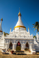 Fototapeta premium Wat Phrathat Doi Kongmu temple in Mae Hong Son, Thailand