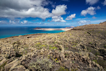 W drodze na wulkan na Lanzarote - obrazy, fototapety, plakaty