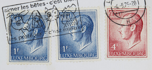briefmarke stamp vintage retro alt old Luxembourg Luxemburg slgoan werbung tiere animal Tierschutz animal protection hund katze hahn esel dog cat cock donkey