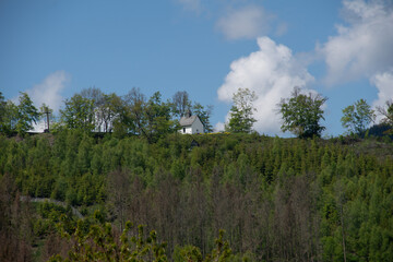 Obraz premium View to the chapel on mountain called Kreuzberg near the village Hallenberg