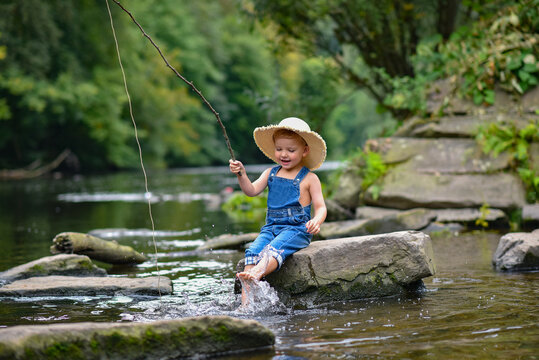 Kids Fishing Images – Browse 107 Stock Photos, Vectors, and Video