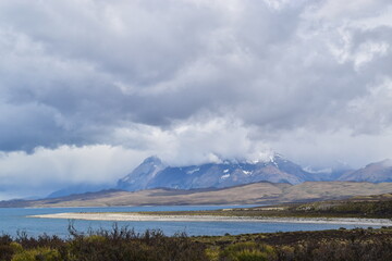 Fototapeta premium Montanhas nevadas
