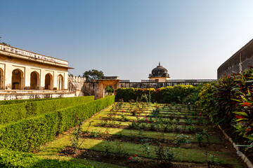 Obraz premium Rose garden inside of Chittorgarh fortress in Rajasthan, India, Asia