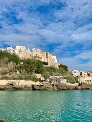 Stadt Vieste über den Klippen der Adria - Meer.
In Apulien - Italien - Europa