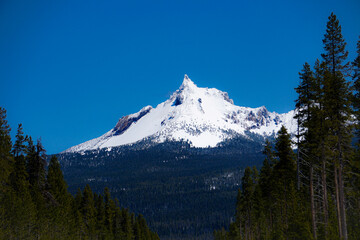 Fototapeta na wymiar snow topped mountain