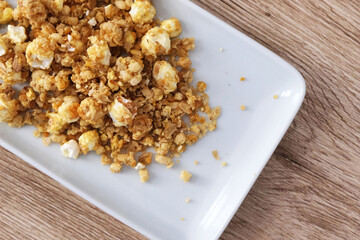 キャラメル味のポップコーンシリアル、ポップコーングラノーラ