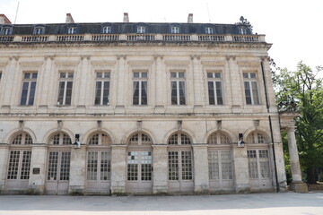 Ancien palais épiscopal, palais archiépiscopal, désormais musée des meilleurs ouvriers de France, vue de l'extérieur, ville de Bourges, département du Cher, France