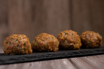 Recipe for meatballs before cooking