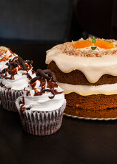 Fotografia de cafeteria, Pasteles, chocolate, cafes, cupcake, milkshake, limonada, sandwich, waffles. 