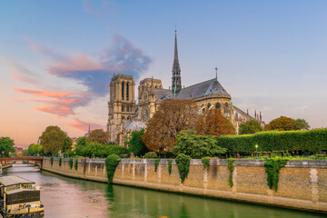 Fototapeta na wymiar Paris city skyline with Notre Dame de Paris cathedra, cityscape of France
