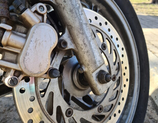 Front wheel of motorcycle with brake disc