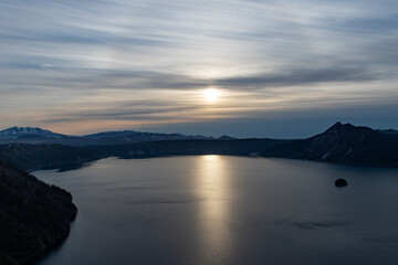 Fototapeta na wymiar 北海道　摩周湖の夜明けの風景