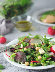 Green salad with asparagus and radish