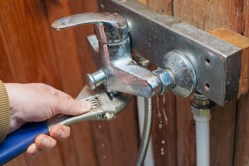 fixing leaking tap