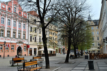 Zdjęcie architektury przedstawiające rynek na starym mieście w Świdnicy - obrazy, fototapety, plakaty
