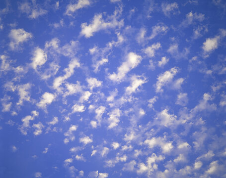 Wispy clouds in the sky