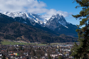 Fototapeta na wymiar Landscape near Garmisch-Partenkirchen in Bavaria